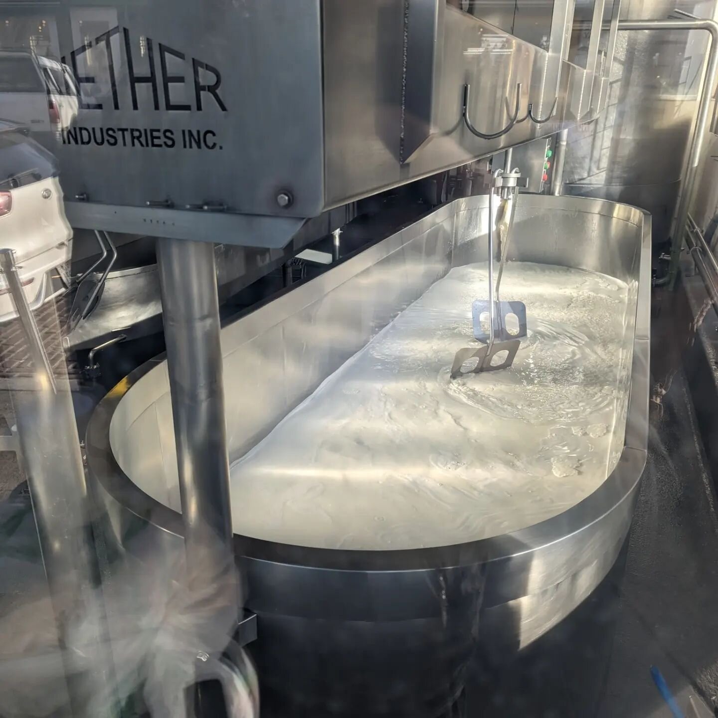 When #poutineislife one  takes every opportunity to explore their art. And passion doesn't allow rest, even while traveling. 
In Seattle, I came across @beecherscheese . 
At their storefront they invite enthusiasts to learn about the process of che